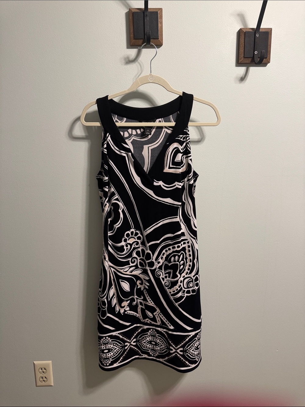 Sleeveless Black and White Print Shift Dress WHBM SZ M